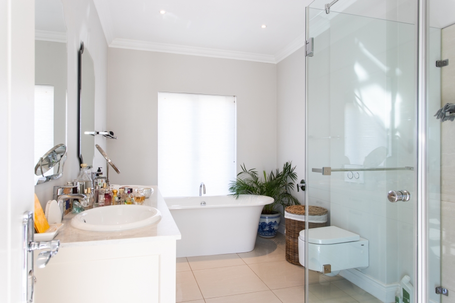 5 Bedroom Property for Sale in Val De Vie Estate Western Cape